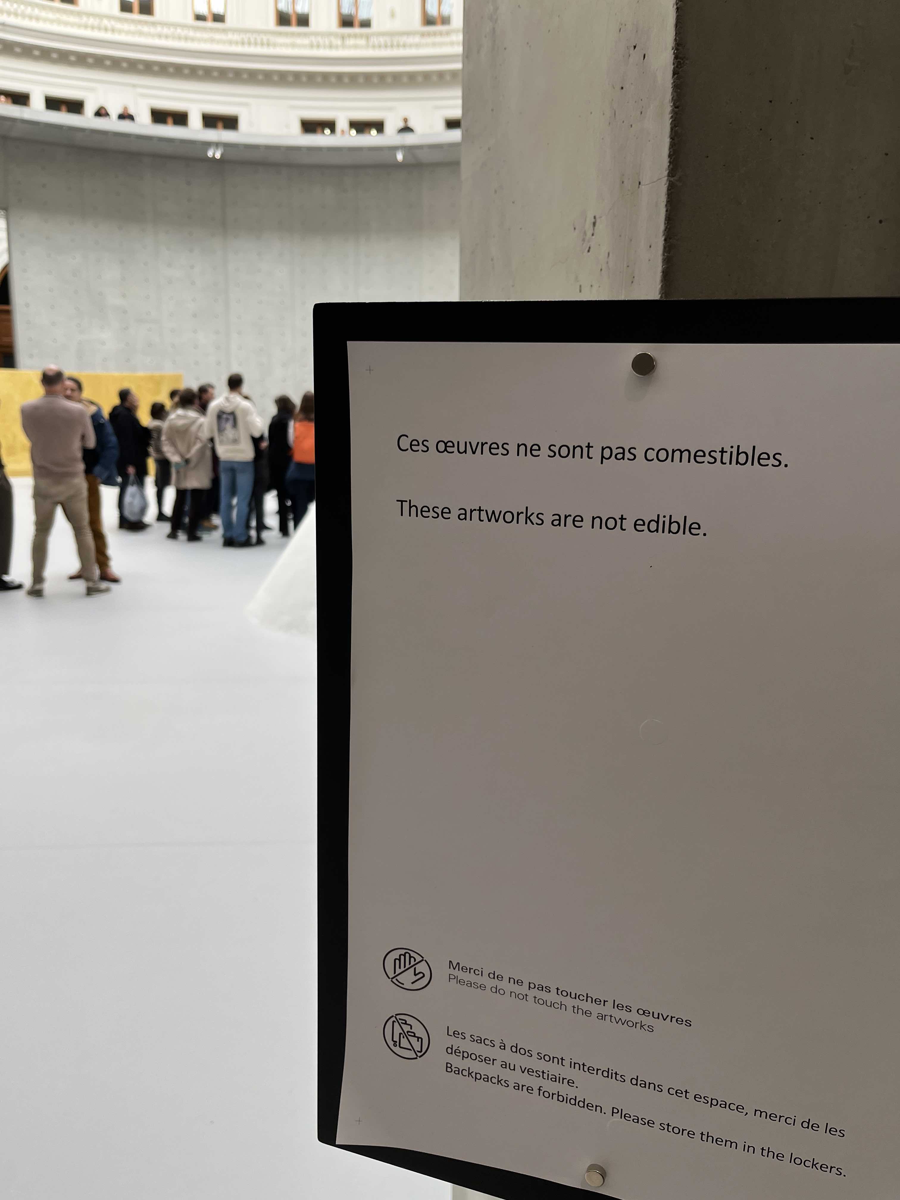 Odd Sign in La Bourse de Commerce